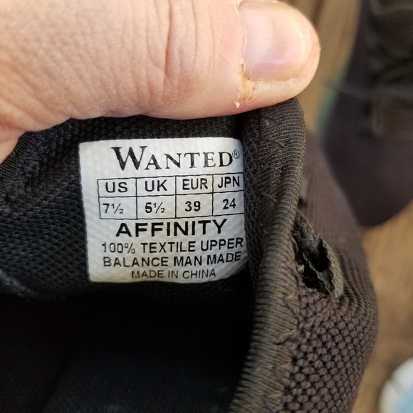 Affinity soft, rainbow gel-sole sneakers, in sz 7.5 by Wanted - Picture 10 of 11